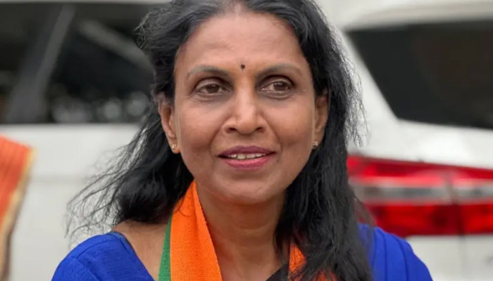 കേരളത്തില് ഭരണം മാറി, പക്ഷെ മറ്റൊന്നും മാറിയിട്ടില്ല. പൊലീസ് ഇപ്പോഴും സിപിഎമ്മിന്റെ അടിമകള്, ആര് സുഗതന് എങ്ങനെ ഗുണ്ടയായി? അയാള് ഗുണ്ടയല്ല, നാട്ടുകാര്ക്ക് പ്രിയങ്കരന്, പിന്തുണയുമായി ആര് ശ്രീലേഖ