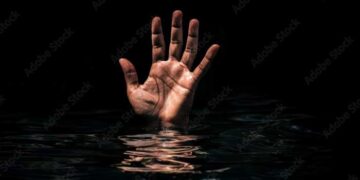 മൂവാറ്റുപുഴയാറിൽ നിന്ന് കണ്ടെത്തിയത് മൂന്ന് മൃതദേഹങ്ങൾ, കാണാതായ എ‌ട്ടുവയസുകാരിക്കായി തെരച്ചിൽ!! കൂട്ട ആത്മഹത്യയ്ക്ക് പിന്നിൽ സാമ്പത്തിക ബാധ്യത?, കാഴ്ചപരിമിതിയുള്ള സ്ത്രീ, ജീവനൊടുക്കിയത് കുടുംബത്തിനായി പിറവം പോലീസിന്റെ നേതൃത്വത്തിൽ സംഘടിച്ചുകൊടുത്ത വാടക വീട്ടിലേക്ക് താമസം മാറാനിരിക്കെ