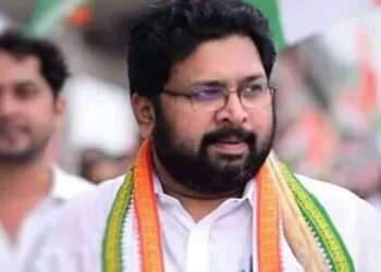‘അവിശ്വാസത്തെ പിൻതുണയ്ക്കാത്തതിനു പിന്നിൽ സി​പി​എം-​ ബി​ജെ​പി ധാ​ര​ണ, സി​പി​എ​മ്മി​ന് താ​ല്പ​ര്യം ‘ഗു​ണ്ടാ​യി​സം’ കാ​ണി​ക്കാ​ൻ മാ​ത്രം’- അ​ഡ്വ. കെ.​എ​സ്. ശ​ബ​രീ​നാ​ഥ​ൻ!! ‘അവിശ്വാസത്തെ കുറിച്ച് മുൻകൂട്ടി അറിയിച്ചില്ല, യുഡിഎഫിന്റെ ഏകപക്ഷീയ തീരുമാനങ്ങളെ അം​ഗീകരിക്കാനാവില്ല’- വി. ​ജോ​യ്