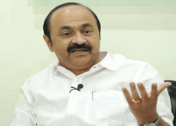 “എനിക്കെതിരായിട്ടാണ് ഫ്ലൈറ്റിൽ മുദ്രാവാക്യം വിളിക്കുന്നതെങ്കിൽ മോനെവിടെ നിന്നാണ് വന്നത്, മോന്റെ പേരെന്താണ്, എന്തുണ്ട് വിശേഷം എന്നു ചോദിച്ചിട്ട് വിടുമായിരുന്നു; ഭയങ്കര അക്രമാസക്തനല്ലെങ്കിൽ എന്താണ് പ്രശ്നം?”- വി.ഡി സതീശൻ
