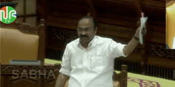 വീര്യം കുറഞ്ഞ മദ്യത്തിനുള്ള നികുതിയിളവ്: അന്തിമ തീരുമാനം യുഡിഎഫിന് വിട്ട് മുഖ്യമന്ത്രി; ‘ബക്കാർഡി കമ്പനിക്കായി വിദേശ മദ്യ നയത്തിൽ ഭേദഗതി വരുത്തിയത് എം വി ഗോവിന്ദൻ എക്സൈസ് മന്ത്രിയായിരിക്കെ‘: ആരോപണങ്ങൾക്ക് സതീശന്റെ മറുപടി