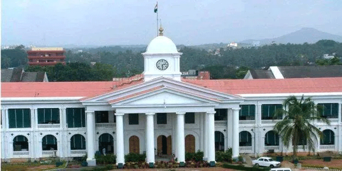 ജോലിയിൽ കയറിയില്ലെങ്കിലും സർക്കാർ വക സാലറി കിറു കൃത്യം; പോസ്റ്റിങ് വൈകുന്നതിനാല് വീട്ടിലിരുന്ന് ശമ്പളം വാങ്ങുന്നത് സെക്രട്ടേറിയറ്റിലെ അമ്പതോളം ജീവനക്കാര്; രണ്ട് ലക്ഷത്തിലേറെ രൂപ മാസ ശമ്പളമുള്ള ഉദ്യോഗസ്ഥർ വരെ