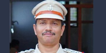 ഭാര്യ വാഹനാപകടത്തിൽ പരുക്കേറ്റ് ചികിത്സയിൽ, മാള എസ്ഐ ക്വാർട്ടേഴ്സിൽ ജീവനൊടുക്കിയ നിലയിൽ, മരണം അവധി കഴിഞ്ഞ് ഇന്ന് ജോലിയിൽ പ്രവേശിക്കാനിരിക്കെ