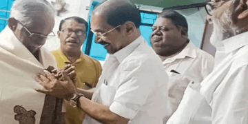 ‘ഈ സർക്കാരിന്റെ പോക്ക് അത്ര നല്ലതല്ല; നന്നായാൽ നല്ലത്; ആ വക്കീലിനെ നിയമിച്ചത് ശരിയായില്ല; പിണറായിയും കൂട്ടരും സന്തോഷത്തോടെ ആർത്തുവിളിക്കുകയാണ്’: സണ്ണിജോസഫിനോട് ടി. പത്മനാഭൻ; ‘പപ്പേട്ടാ, ശ്രമിക്കുന്നുണ്ട്, ശരിയാകും’