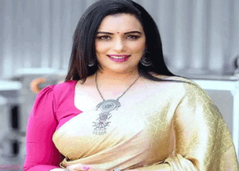 ‘ഞാന് ഒരു സംഘിയോ കമ്മിയോ അല്ല; നിലപാടുള്ള ഒരു സ്ത്രീ എന്ന നിലയിലാണ് ഞാൻ രാജി വച്ചത്‘: വിവാദങ്ങളോട് പ്രതികരിച്ച് ശ്വേത മേനോൻ