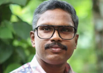 സ്വത്വരാഷ്ട്രീയം എന്ന് നാഴികക്ക് നാല്‍പ്പത്‌വട്ടം തോരാതെ പ്രസംഗിക്കുന്നവർ ഭരണ സ്ഥാനത്ത് കുത്തിനിറച്ചത് വരേണ്യരെ, ഇടതുപക്ഷം അണിയുന്നത് കപടവേഷം, പുരോഗമന സഖാക്കന്മാരുടെ വാട്സ്ആപ്  സന്ദേശം ഇതിന്റെ തെളിവാണ്, ഇവര്‍ക്ക്  പാർശ്വവൽക്കൃതരോട് അയിത്തമാണ്,  വിമര്‍ശനവുമായി  ആക്ടിവിസ്റ്റ് ടി എസ് ശ്യാംകുമാർ