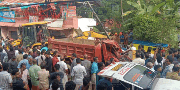 ‘ഡ്രൈവർക്ക് ലൈസൻസില്ല; വാഹനത്തിന് 17 വർഷം പഴക്കം;  ജിപിഎസ് സംവിധാനം വിച്ഛേദിച്ച നിലയിൽ; മുൻപും  നിയമലംഘനങ്ങളുടെ പേരിൽ വാഹനം പിടിയിലായിട്ടുണ്ട്; വാഹനത്തിന്റെ ഫിറ്റ്നസ് സർട്ടിഫിക്കറ്റ് സസ്പെൻഡ് ചെയ്തു‘:  കൊട്ടാരക്കര എൻഫോഴ്സ്മെന്റ് ആർടിഒ