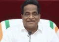 ‘ഒരു ഭീഷണി കോൾ വന്നാലൊന്നും ഭയപ്പെട്ടിരിക്കുന്ന ആളല്ല ഞാൻ; പേടിപ്പിച്ച് ഇരുത്താനാകും ലക്ഷ്യം; ജയിലിൽ പോയാൽ കാര്യങ്ങൾ പാർട്ടി നോക്കിക്കോളുമെന്ന് പറഞ്ഞു. സിപിഎം നേതൃത്വത്തിന്റെ അറിവോടെയാണെന്ന് സംശയിക്കുന്നതിൽ തെറ്റില്ല‘- ടി കെ ഗോവിന്ദന്റെ പ്രതികരണം