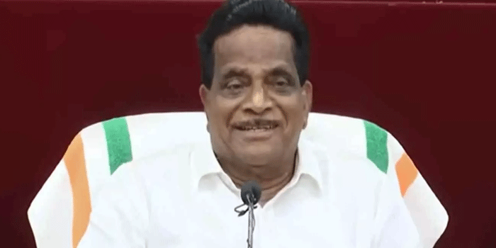 ‘ഒരു ഭീഷണി കോൾ വന്നാലൊന്നും ഭയപ്പെട്ടിരിക്കുന്ന ആളല്ല ഞാൻ; പേടിപ്പിച്ച് ഇരുത്താനാകും ലക്ഷ്യം; ജയിലിൽ പോയാൽ കാര്യങ്ങൾ പാർട്ടി നോക്കിക്കോളുമെന്ന് പറഞ്ഞു. സിപിഎം നേതൃത്വത്തിന്റെ അറിവോടെയാണെന്ന് സംശയിക്കുന്നതിൽ തെറ്റില്ല‘- ടി കെ ഗോവിന്ദന്റെ പ്രതികരണം
