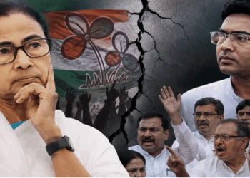 ‘കടക്ക് പുറത്ത്‘; മമതയെ അധ്യക്ഷ സ്ഥാനത്തു നിന്ന് നീക്കിയെന്ന് വിമതർ; അഭിഷേക് ബാനർജിയെ സസ്‌പെൻഡ് ചെയ്തെന്നും പ്രഖ്യാപനം; അരൂപ് റോയി പുതിയ നേതാവെന്നും പ്രഖ്യാപനം