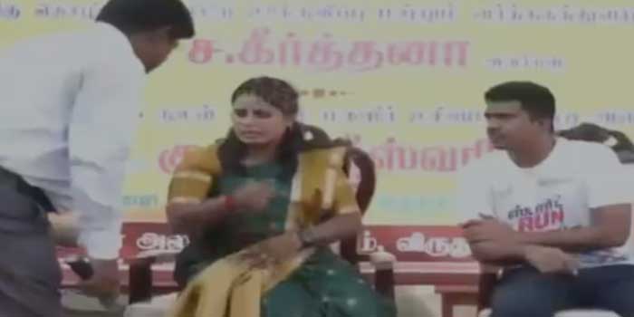 ‘ഞാനല്ലേ ജില്ലയുടെ ചുമതലയുള്ളയാൾ’… തന്റെ പേര് ബാനറിൽ ആദ്യം വച്ചില്ല, പകരം വച്ചത് വ്യവസായമന്ത്രി കീർത്തനയുടെ പേര് …കളക്ടറോട് വേദിയിൽവച്ച് ചൂടായി ടിവികെ വനിത മന്ത്രി, പേരുവച്ചത് പ്രോട്ടോക്കാൾ പ്രകാരം- ഉദ്യേ​ഗസ്ഥർ!! പരിഹസിച്ച് ഡിഎംകെ നേതാക്കൾ