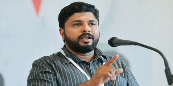 ’കള്ളത്തരം പുറത്തുവന്നു; പൂക്കി സതീശൻ ബക്കാർഡി സതീശനായി, മോദിയുടെയും അദാനിയുടെയും ധൈര്യത്തിലാണ് ഇപ്പോഴത്തെ ഭരണം’: വി. വസീഫ്