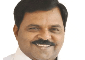 “വഴക്കുണ്ടാക്കാനോ പിടിച്ചുപറിക്കാനോ ഇല്ല; കെപിസിസി അധ്യക്ഷ സ്ഥാനത്തിന് ഞാൻ അർഹനാണ്“- താല്പര്യം പ്രകടിപ്പിച്ച് ജോസഫ് വാഴയ്ക്കൻ; ഹൈക്കമാൻഡിനെ അറിയിക്കാൻ ഡൽഹിയിൽ; മല്ലികാർജ്ജുൻ ഖാർഗെയെ കാണും