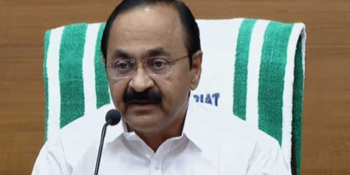 പേര് ‘പ്രിയദർശിനി’, പ്രായമോ, വരുമാനമോ കണക്കിലെടുക്കില്ല, ജൂൺ 15 മുതൽ കെഎസ്ആർടിസി ഓർഡിനറി ബസുകളിൽ സ്ത്രീകൾക്ക് സൗജന്യ യാത്ര, ട്രാൻസ്ജെൻഡേഴ്സിനും യാത്രചെയ്യാം, നഷ്ടം സർക്കാർ നികത്തും- മുഖ്യമന്ത്രി