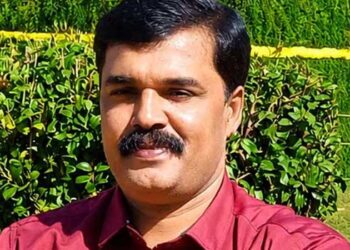 അധ്യാപികയായ ഭാര്യയെ ബസ് കയറ്റിവിട്ട് വീട്ടിലെത്തിയ പിന്നാലെ ഭർത്താവ് ജീവനൊടുക്കി, വേണുവിനെ കാണാതെ അന്വേഷിച്ച് കിടപ്പുമുറിയിലെത്തിയ മകൾ കണ്ടത് കിടപ്പുമുറിയിൽ തൂങ്ങിയ അച്ഛനെ