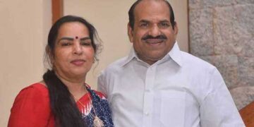 മരണവും സംസ്കാരവും കഴിഞ്ഞ് എല്ലാവരും പിരിഞ്ഞുപോയി,’ നീ ഓക്കേയാണോ, ഞങ്ങളൊക്കെ കൂടെയുണ്ട്’ എന്നു പോലും പറഞ്ഞിട്ടില്ല…കൊടിയേരിയുടെ മരണ ശേഷം സിപിഎമ്മിൽ നിന്ന് നേരിട്ടത് ക്രൂര അവ​ഗണന!! പ്രധാനപ്പെട്ട ഒരു കാര്യം പറയാൻ പാർട്ടിയിലെ പ്രധാനപ്പെട്ട ഒരു നേതാവിനെ പലതവണ വിളിച്ചു, ഫോൺ എടുത്തില്ല, വ്യക്തിപരമായ കാര്യത്തിനാകുമെന്ന് അദ്ദേഹം കരുതിയിരിക്കാം- വിനോദിനി ബാലകൃഷ്ണൻ