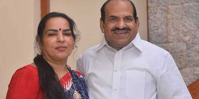 മരണവും സംസ്കാരവും കഴിഞ്ഞ് എല്ലാവരും പിരിഞ്ഞുപോയി,’ നീ ഓക്കേയാണോ, ഞങ്ങളൊക്കെ കൂടെയുണ്ട്’ എന്നു പോലും പറഞ്ഞിട്ടില്ല…കൊടിയേരിയുടെ മരണ ശേഷം സിപിഎമ്മിൽ നിന്ന് നേരിട്ടത് ക്രൂര അവ​ഗണന!! പ്രധാനപ്പെട്ട ഒരു കാര്യം പറയാൻ പാർട്ടിയിലെ പ്രധാനപ്പെട്ട ഒരു നേതാവിനെ പലതവണ വിളിച്ചു, ഫോൺ എടുത്തില്ല, വ്യക്തിപരമായ കാര്യത്തിനാകുമെന്ന് അദ്ദേഹം കരുതിയിരിക്കാം- വിനോദിനി ബാലകൃഷ്ണൻ