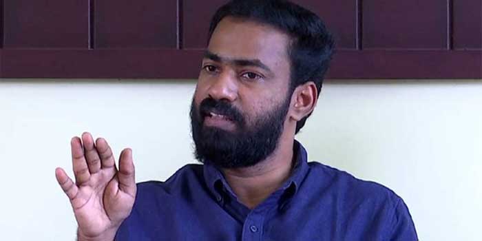പ്രസ് മീറ്റിൽ പൂക്കിത്തരം പറയുകയും നിയമനങ്ങളിൽ എമ്പോക്കിത്തരം കാണിക്കുകയും ചെയ്യുന്ന ഒരാളായി കേരളത്തിന്റെ മുഖ്യമന്ത്രി മാറി!! ബി. അശോകിനെ എന്ത് ഡീലിന്റെ ഭാഗമായിട്ടാണ് ഉന്നത വിദ്യാഭ്യാസ സെക്രട്ടറിയായി നിയമിച്ചത്? റോജിയും വി ഡി സതീശനും വിശദീകരണം, ഓപ്പറേഷൻ തൂഫാന് നേതൃത്വം കൊടുക്കുന്ന ഓഫീസിലാണ് കഞ്ചാവ് കേസ് പ്രതിയുടെ സഹോദരന് നിയമനം- വികെ സനോജ്