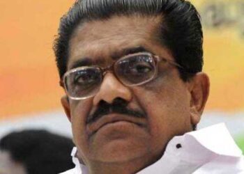 ആദ്യം മുന്നണിയിൽ ചർച്ച ചെയ്തായിരുന്നെങ്കിൽ ഈ വിവാദം ഒഴിവാക്കാമായിരുന്നു, വീര്യം കുറഞ്ഞ മദ്യനയത്തിൽ ഒരു തീരുമാനം മുഖ്യമന്ത്രി സഭയിൽ പറയാമായിരുന്നു!! ഫിനാൻസ് ബില്ല് അവതരിപ്പിക്കുമ്പോൾ ഈ പ്രൊപ്പോസൽ ഒഴിവാക്കണം, അതാണ് ശരി- വിഎം സുധീരൻ
