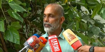 ‘ചോദ്യം ചെയ്യാൻ വിളിപ്പിച്ചിട്ട് മുൻ ഡിജിപി ഹേമചന്ദ്രൻ എന്റെ ചെവിക്കല്ല് നോക്കി അടിച്ചു, എന്തിനാണ് തല്ലിയെതെന്നു ചോദിച്ചിട്ട് ഒന്നും പറഞ്ഞില്ല, ശത്രുക്കൾ പുറത്തല്ല, അകത്തായിരുന്നു!! ഉമ്മൻ ചാണ്ടി എന്ന വ്യക്തിയെ ക്രൂശിക്കാൻ വേണ്ടി എന്നെ കരുവാക്കി… ഈ ജയം ഞാൻ അദ്ദേഹത്തിനു സമർപ്പിക്കുന്നു’…
