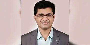 ‘രാഷ്ട്രീയക്കാരെ താങ്ങാൻ നിൽക്കണ്ട, അവരെ സംരക്ഷിക്കാൻ ശ്രമിച്ചാൽ നിങ്ങളെ രക്ഷിക്കാൻ ആരും വരില്ല’- കെ ബിജു ഐഎഎസിന് കോടതിയുടെ ഉപദേശം!! സർക്കാർ നിർദേശങ്ങളിൽ തെറ്റുണ്ടെങ്കിൽ ഉദ്യോഗസ്ഥർ വിയോജിപ്പ് എഴുതണം, സർക്കാരിന്റെ കൈയിലെ ആയുധമാകരുത് ഉദ്യോഗസ്ഥർ… ഹൈക്കോടതി, മാപ്പപേക്ഷിച്ചുകൊണ്ടുള്ള പുതിയ സത്യവാങ്മൂലം നൽകാൻ നിർദേശം