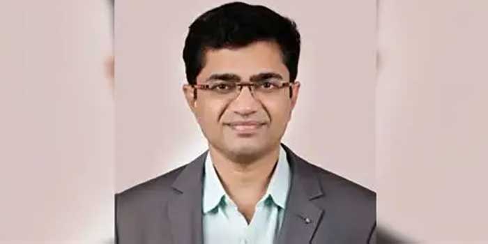 ‘രാഷ്ട്രീയക്കാരെ താങ്ങാൻ നിൽക്കണ്ട, അവരെ സംരക്ഷിക്കാൻ ശ്രമിച്ചാൽ നിങ്ങളെ രക്ഷിക്കാൻ ആരും വരില്ല’- കെ ബിജു ഐഎഎസിന് കോടതിയുടെ ഉപദേശം!! സർക്കാർ നിർദേശങ്ങളിൽ തെറ്റുണ്ടെങ്കിൽ ഉദ്യോഗസ്ഥർ വിയോജിപ്പ് എഴുതണം, സർക്കാരിന്റെ കൈയിലെ ആയുധമാകരുത് ഉദ്യോഗസ്ഥർ… ഹൈക്കോടതി, മാപ്പപേക്ഷിച്ചുകൊണ്ടുള്ള പുതിയ സത്യവാങ്മൂലം നൽകാൻ നിർദേശം