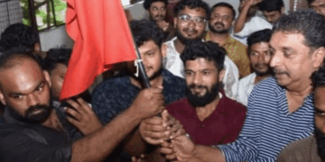 ‘യൂത്ത് കോൺഗ്രസ് പ്രവർത്തകരുടെ ചോരയെ പുച്ഛിക്കരുത്; ഞങ്ങളുടെ മേൽ കൈവച്ചവരെ സ്വീകരിക്കരുത്; സി.പി.എം വലിച്ചെറിഞ്ഞവരെ പേറുന്ന അഴുക്കുചാലായി ആർ.എസ്.പി മാറരുത്‘-  രൂക്ഷ ഭാഷയിൽ വിമർശനം