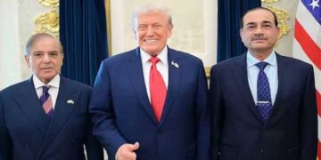 അട്ടയുടെ കണ്ണ് കണ്ടവൻ പാക്കിസ്ഥാൻ!! ഇറാൻ- യുഎസ് സംഘർഷം പരിഹരിക്കാൻ തലയ്ക്ക് ഓളമൊന്നുമില്ല, ദുട്ട് തന്നെ മുഖ്യം… നയതന്ത്ര ഇടപെടലിന് പ്രത്യുപകാരമായി 10 ബില്യൺ ഡോളർ കറൻസി സപ്പോർട്ട് ആവശ്യപ്പെട്ട് പാക് ധനമന്ത്രി