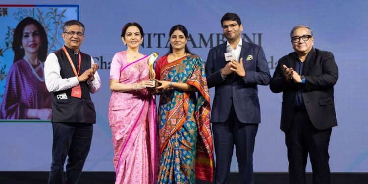 ഫോർച്യൂൺ ഇന്ത്യയുടെ ഏറ്റവും ശക്തരായ വനിതകളുടെ പട്ടികയിൽ ഒന്നാം സ്ഥാനം നേടിയ റിലയൻസ് ഫൗണ്ടേഷന്റെ സ്ഥാപക ചെയർപേഴ്സൺ നിത അംബാനി.