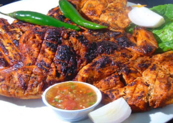 അല്‍ഫാമിന്റെ അളവ് കുറഞ്ഞതിനെചൊല്ലി തര്‍ക്കം, വിനോദസഞ്ചാരികളും ഹോട്ടല്‍ ജീവനക്കാരും തമ്മില്‍ കൂട്ടയടി, മൂന്നുപേര്‍ അറസ്റ്റില്‍