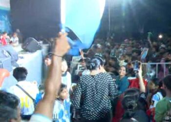 അർജന്റീനയുടെ വിജയാഘോഷത്തിനിടെ കയ്യിലിരുന്ന് പടക്കം പൊട്ടി, 23 കാരന്റെ ഇടതുകയ്യിലെ നാലു വിരലുകൾ അറ്റു, രണ്ടുവിരലുകൾ പൂർണമായി അറ്റു, കയ്യുടെ അസ്ഥികൾ തകർന്നു, അപകടം രണ്ടു പടക്കങ്ങൾ ഒരുമിച്ച് കയ്യിൽ പിടിച്ച് തീ കൊടുക്കുന്നതിനിടെ