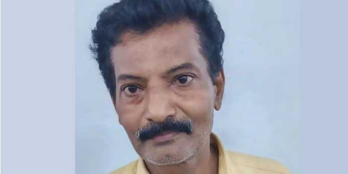 ഭാര്യ പിണങ്ങിപ്പോകാൻ കാരണക്കാരി അമ്മയെന്ന് പറഞ്ഞ് കുടുംബത്തിൽ വഴക്ക്, അമ്മയെ വെട്ടിപ്പരുക്കേൽപ്പിച്ചു, കൈയ്ക്ക് വെട്ടുകൊണ്ട് ഓടി രക്ഷപ്പെടാൻ ശ്രമിച്ച അമ്മയെ പിൻതുടർന്ന് തുരുതുരെ വെട്ടി… കൈയ്ക്കും മുഖത്തും ഗുരുതര പരുക്ക്!! മകൻ അറസ്റ്റിൽ