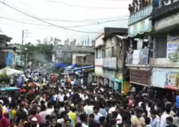 കൂട്ടുകാരിക്ക് ബര്തേ ഡേ ഗിഫ്റ്റ് വാങ്ങാന് പോയ 12 കാരിയെ തട്ടിക്കൊണ്ടുിപോയി, ക്രൂര ബലാത്സംഗത്തിനൊടുവില് മൃതദേഹം ചാക്കില്കെട്ടി ഉപേക്ഷിച്ചു, ബംഗാളില് വന് പ്രതിഷേധം, വാഹനങ്ങള് തല്ലിത്തകര്ത്തു