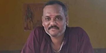 മാനസികാസ്വാസ്ഥ്യം പ്രകടിപ്പിച്ച യുവാവിനെ ബലമായി ആശുപത്രിയിൽ ചേർന്ന് ആശുപത്രിയിൽ പ്രവേശിപ്പിച്ചതിന്റെ വൈരാഗ്യം? പാളയം ബിജു കൊലക്കേസിൽ ബന്ധുവായ 22 കാരൻ കസ്റ്റഡിയിൽ, നിർണായകമായത് കൈകളിലെ മുറിവും സിസിടിവി ദൃശ്യങ്ങളും… കൊലയ്ക്ക് പിന്നാലെ ഫോൺ, സ്കൂട്ടറിൻറെയും മുറിയുടെയും താക്കോലുകൾ പ്രതി കൈക്കലാക്കി
