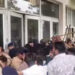 ജയ് ശ്രീറാം വിളികളോടെ കത്തോലിക്ക സ്കൂള്‍ അടിച്ചു തകര്‍ത്ത് ബജ്റംഗ് ദള്‍ പ്രവര്‍ത്തകര്‍, അതിക്രമം വിദ്യാര്‍ത്ഥികള്‍ പഠിച്ചുകൊണ്ടിരിക്കെ,  അതിക്രമത്തിന് പിന്നില്‍ മുന്‍ ജീവനക്കാരന്റെ മതപരിവര്‍ത്തന ആരോപണം