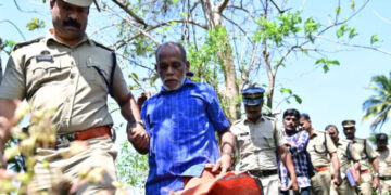 “ഒരു ചെകിടത്തടിച്ചാൽ മറ്റേ ചെകിടും കാണിക്കാൻ ഞാൻ ഗാന്ധിജി അല്ല”, തനിക്ക് തടസ്സം നിൽക്കുന്നവരെയെല്ലാം ഇല്ലാതാക്കും, തൂക്കിലേറ്റിക്കോളൂ, കോടതിയില് ഭീഷണിയുമായി നെന്മാറ ഇരട്ടക്കൊലക്കേസ് പ്രതി ചെന്താമര
