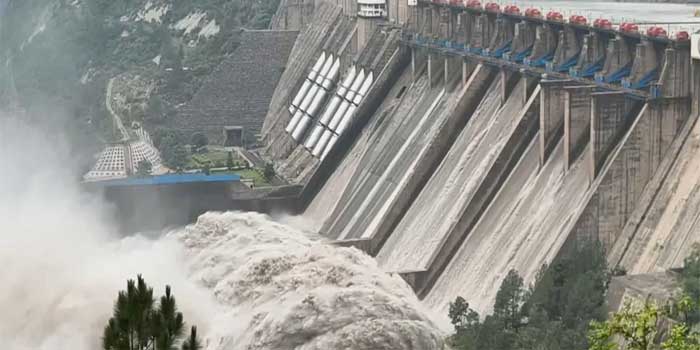 അന്തിമ തീരുമാനം പാക്കിസ്ഥാന്റെ മുന്നോട്ടുള്ള പോക്കിലെ ആശ്രയിച്ച്, ആദ്യം ഭീകരവാദം ഉപേക്ഷിച്ച് നന്നാകാൻ നോക്ക് പാക്കിസ്ഥാനെ, എന്നിട്ട് ചർച്ചയാകാം!! സിന്ധു നദീജല കരാർ വീണ്ടും പ്രാബല്യത്തിൽ വന്നാൽ അതു പുതുക്കിയ രൂപത്തിൽ മാത്രം- കേന്ദ്രം