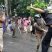 ഒരു പ്രക്ഷോഭം നടക്കുന്നതുകൊണ്ട് മാത്രം ലാത്തിചാർജ് ചെയ്യാൻ കഴിയില്ല…സമാധാനപരമായ പ്രതിഷേധം ഇന്ത്യയുടെ ഭരണഘടന ഉറപ്പുനൽകുന്ന അടിസ്ഥാന അവകാശം!!  പ്രതിഷേധങ്ങളെ അടിച്ചമർത്താൻ ബലം പ്രയോഗിക്കുന്നത് ഒരിക്കലും അംഗീകരിക്കാനാകില്ല- ഡൽഹി പോലീസിനെ കുരുക്കി സുപ്രിം കോടതി