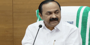 അതിവേഗ റെയിൽ പാതയ്ക്ക് പച്ചക്കൊടി കാണിക്കാനാവില്ലെന്ന് മുഖ്യമന്ത്രി; ‘ ഇ. ശ്രീധരൻ സമർപ്പിച്ച റിപ്പോർട്ട് അപൂർണം; കൂടുതൽ പഠനം ആവശ്യമാണ്;കെ-റെയിലിൽ സംഭവിച്ച പിഴവുകൾ ആവർത്തിക്കില്ല’