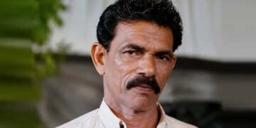 തെങ്ങ് മുറിച്ചുകൊണ്ടിരിക്കെ തെങ്ങോടുകൂടിതന്നെ താഴേക്ക് പതിച്ചു, തൊഴിലാളിക്ക് ദാരുണാന്ത്യം