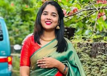 അപകടകരമായ രീതിയിൽ നിർത്തിയിട്ട കാർ പരിശോധിക്കാൻ ശ്രമിക്കുന്നതിനിടെ പെട്ടെന്ന് കാർ പായിച്ചുപോയി, പിന്നാലെ പോയി പരിശോധിച്ചപ്പോൾ യുവതി മദ്യലഹരിയിൽ, സോഷ്യൽ മീഡിയ ഇൻഫ്ലുവൻസർ ഹെലൻ ഓഫ് സ്പാർട്ടയ്ക്കെതിരെ കേസ്