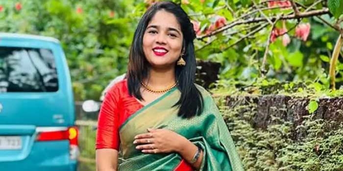 അപകടകരമായ രീതിയിൽ നിർത്തിയിട്ട കാർ പരിശോധിക്കാൻ ശ്രമിക്കുന്നതിനിടെ പെട്ടെന്ന് കാർ പായിച്ചുപോയി, പിന്നാലെ പോയി പരിശോധിച്ചപ്പോൾ യുവതി മദ്യലഹരിയിൽ, സോഷ്യൽ മീഡിയ ഇൻഫ്ലുവൻസർ ഹെലൻ ഓഫ് സ്പാർട്ടയ്ക്കെതിരെ കേസ്
