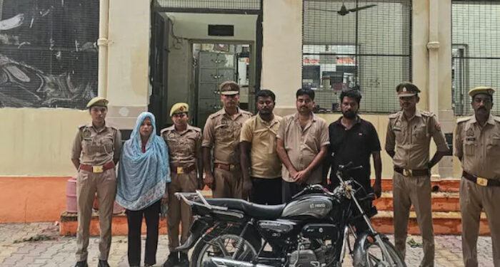 ഇന്ഷുറന്സ് തട്ടാന് ഭര്ത്താവിനെ ഉറക്ക ഗുളിക കൊടുത്ത് മയക്കി, പിന്നാലെ പാമ്പിനെ കൊണ്ട് കൊത്തിച്ചുകൊന്നു, ഭാര്യയും കാമുകനും പിടിയില്, നേരത്തെയും കൊലപാതം ശ്രമം