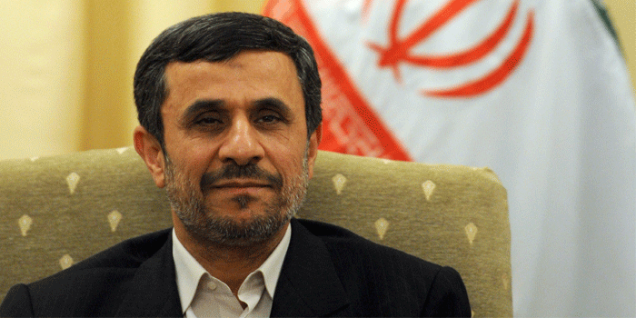 ഫെബ്രുവരി 28ന് യുദ്ധം തുടങ്ങും മുന്നേ മൊസാദ് മുൻ ഇറാൻ പ്രസിഡന്റിനെ കറുത്ത കാറിൽ സുരക്ഷിത കേന്ദ്രത്തിലേക്ക് മാറ്റിയെന്ന് റിപ്പോർട്ട്;  അഹ്മദി നിജാദിനെ അധികാരത്തിലേയ്ക്ക് തിരികെയെത്തിക്കാനുള്ള ഇസ്രയേലിന്റെ  ​ഗൂഢ നീക്കം?