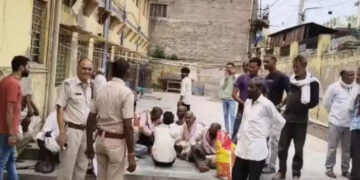 വാക്ക് തര്ക്കത്തിനിടെ കൂട്ടുകാരി നിറം പറഞ്ഞ് കളിയാക്കി, മനംനൊന്ത് 16കാരന് തൂങ്ങിമരിച്ചു