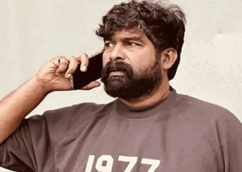 ‘വരവ്’ സിനിമയുടെ ചിത്രീകരണത്തിനിടെ 16 മൊബൈൽ ഫോണുകളാണ് ജോജു ജോർജ് എറിഞ്ഞു തകർത്തത്; അഭിനയത്തേക്കാള്‍ എല്ലാത്തിലും തലയിട്ട് തലവേദനയുണ്ടാക്കുന്നയാൾ , ജൂനിയര്‍ ആര്‍ട്ടിസ്റ്റായി വന്നയാൾ വന്ന വഴി മറക്കുന്നതിന്റെ സൂചനയാണത്- ശാന്തിവിള ദിനേശ്