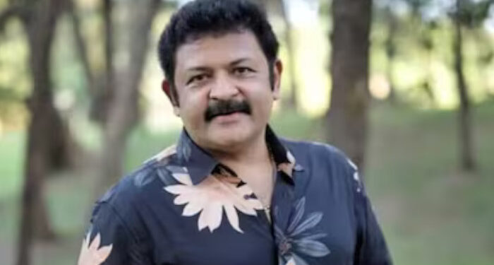 ഇളക്കിവിട്ടവരല്ല പെടാൻ പോകുന്നത്, നിരപരാധികളായ ആൾക്കാരാണ്, ഈ തല്ലിപ്പൊട്ടിച്ചത് മുഴുവൻ എന്താണ്?? ടൊവിനോയ്ക്ക് മതാന്ധതയാണോ രാഷ്ട്രീയ അന്ധതയാണോ എന്ന് തനിക്കറിയില്ല- കൃഷ്ണകുമാര്‍