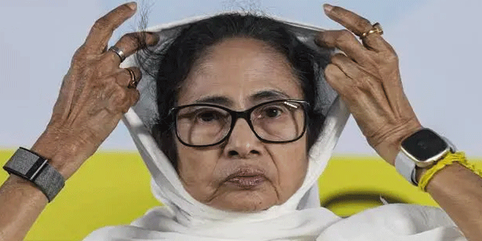 ‘എല്ലാം പോയി‘; പിടുത്തം വിട്ട് മമത; തൃണമൂൽ കോൺ​ഗ്രസിന്റെ 440 കോടി രൂപയുടെ ബാങ്ക് അക്കൗണ്ടുകൾ ഇഡി മരവിപ്പിച്ചു; സംശയാസ്പദ സാമ്പത്തിക ഇടപാടുകൾ നടന്നതായി കണ്ടെത്തിയതിനെ തുടർന്ന് നടപടി