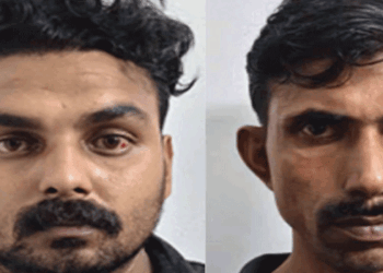 രഹസ്യവിവരത്തെ തുടർന്ന് നോട്ടപ്പുള്ളിയായിരുന്ന ചെറുപ്പക്കാരന്റെ വീട്ടിലെത്തി പോലീസ് സംഘം കണ്ടത് എംഡിഎംഎ ചെറു പൊതികളിലാക്കുന്ന കാഴ്ച; യുവാവിനെയും സുഹൃത്തിനെയും കൈയ്യോടെ പൊക്കി