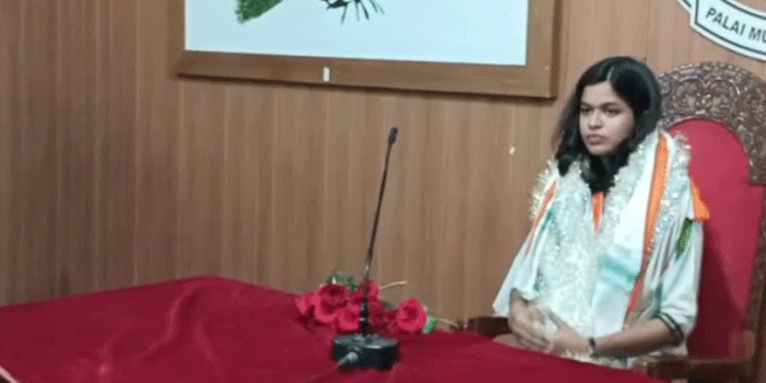 ‘സിപിഐഎമ്മുമായി അവിശുദ്ധ സഖ്യം പുലർത്തുന്ന സ്വതന്ത്ര മുന്നണിയെ താങ്ങാൻ ആത്മാഭിമാനം അനുവദിക്കുന്നില്ല‘; പാലാ ന​ഗരസഭയിൽ പാളയത്തിൽ പട; ചെയർപേഴ്സണെ കൈവിട്ട് കൂട്ടാളികൾ; അഞ്ച് കോൺഗ്രസ് കൗൺസിലർമാർ പിന്തുണ പിൻവലിച്ചു